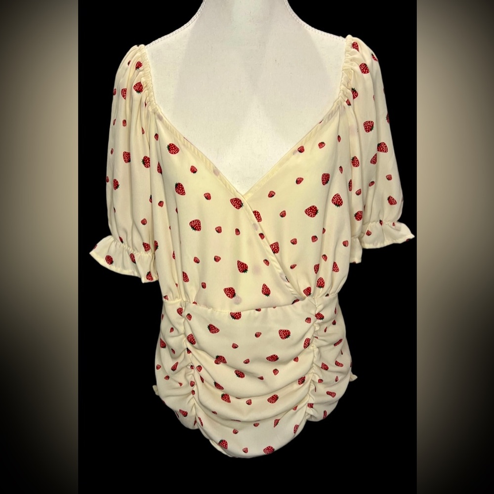 🍓STRAWBERRY top No Frills Los Angeles smocked back & tie! Size 3X open back NWT